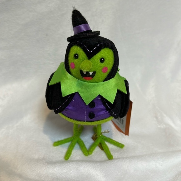 2024 TARGET HALLOWEEN FEATHERLY FRIENDS ‘SPELLMA’ BIRD - HYDE AND EEK! (NWT) - Picture 1 of 7